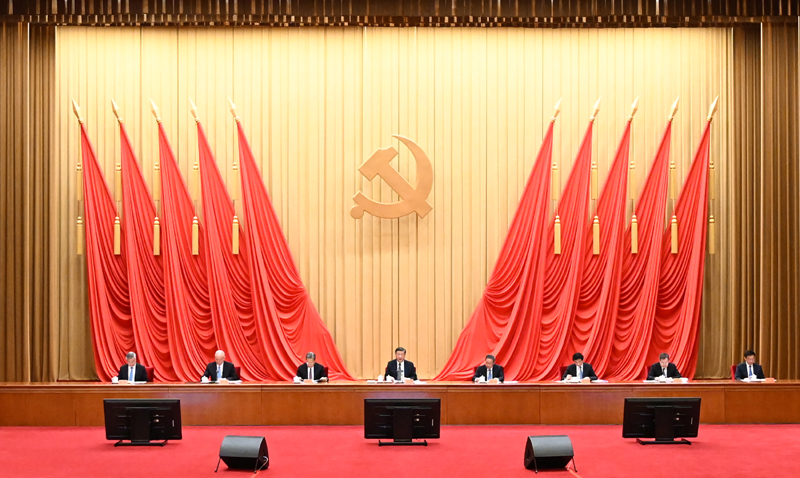 4月3日，學(xué)習(xí)貫徹習(xí)近平新時(shí)代中國特色社會(huì)主義思想主題教育工作會(huì)議在北京召開。中共中央總書記、國家主席、中央軍委主席習(xí)近平出席會(huì)議并發(fā)表重要講話。李強(qiáng)、趙樂際、王滬寧、蔡奇、丁薛祥、李希、韓正出席會(huì)議。