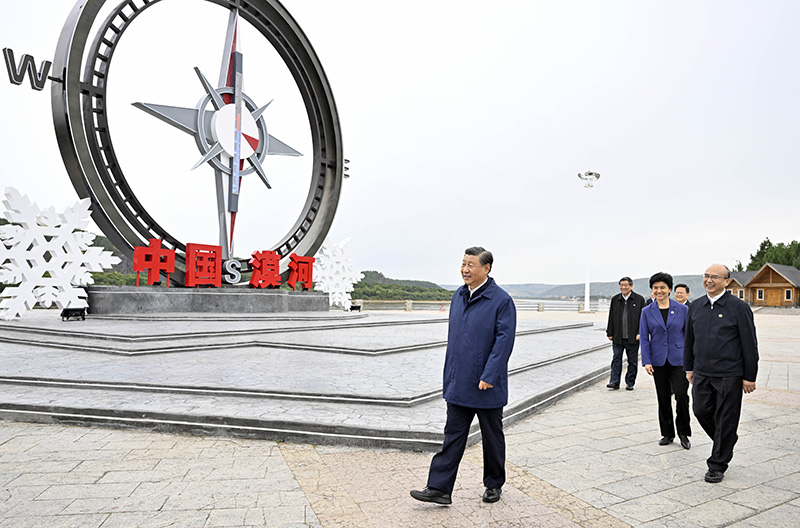 9月6日至8日，中共中央總書記、國(guó)家主席、中央軍委主席習(xí)近平在黑龍江考察。這是6日下午，習(xí)近平在大興安嶺地區(qū)漠河市北極村考察。